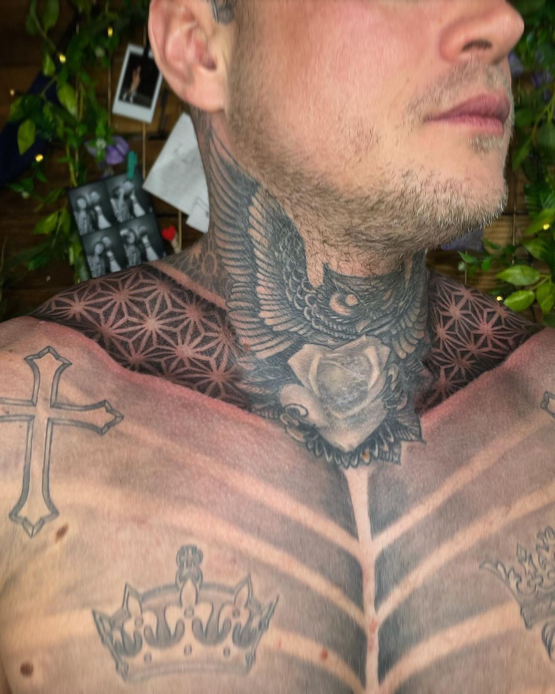 If you like owls this black and white neck tattoo will suit you. It will take you a couple of hours to finish it. Heads up since it is placed on an inconvenient spot.
