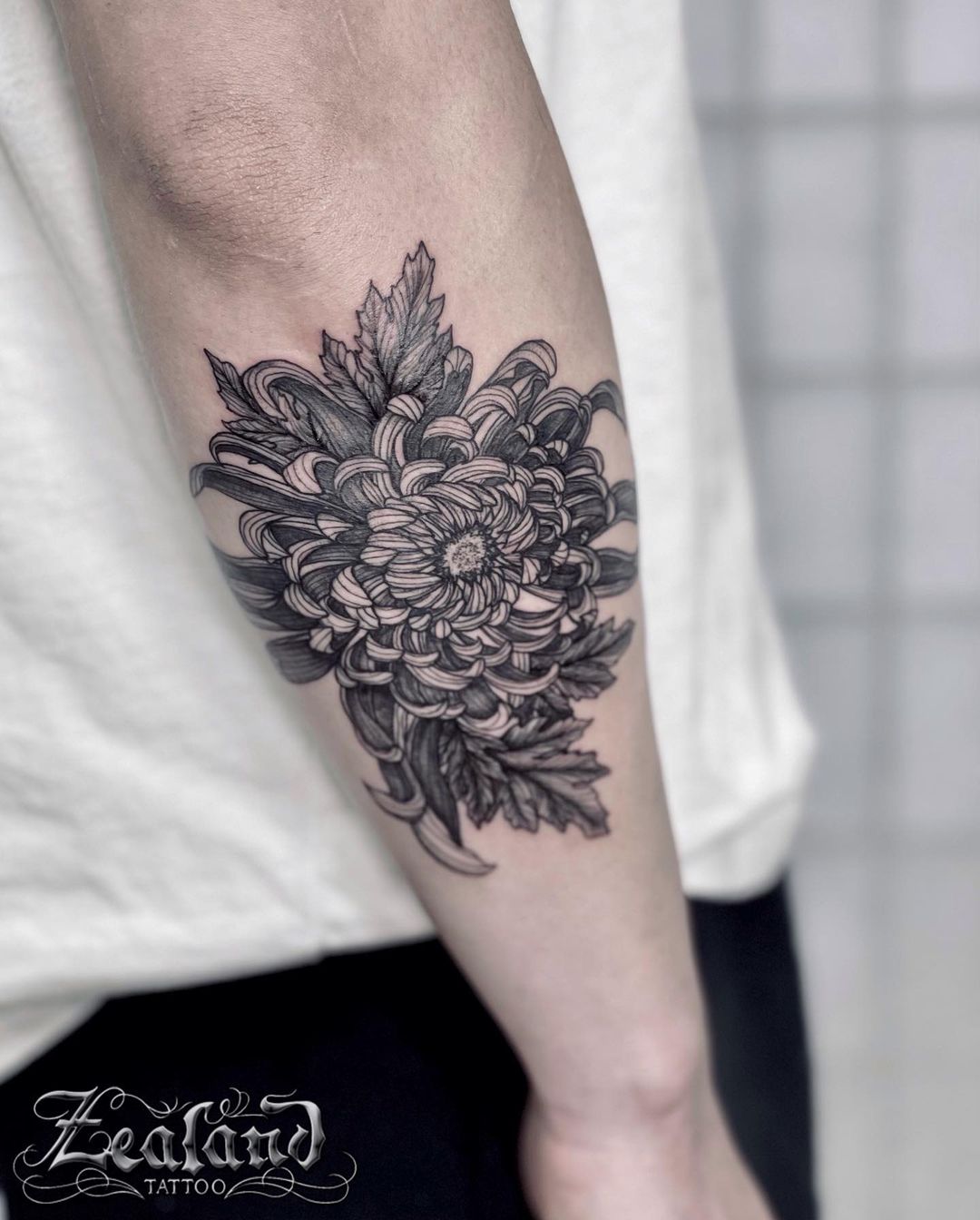 26 Most Beautiful Chrysanthemum Tattoos  Moms Got the Stuff