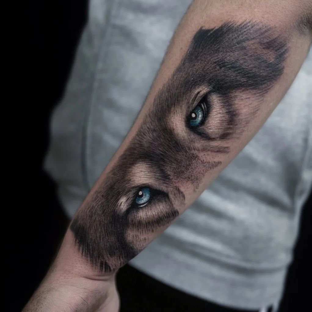Add these cool blue eyes to your wolf and make the design more realistic and cool.