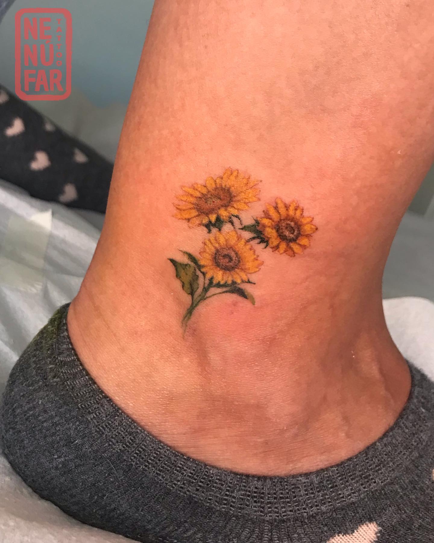 12 Elegant And Minimalist Sunflower Tattoo Ideas