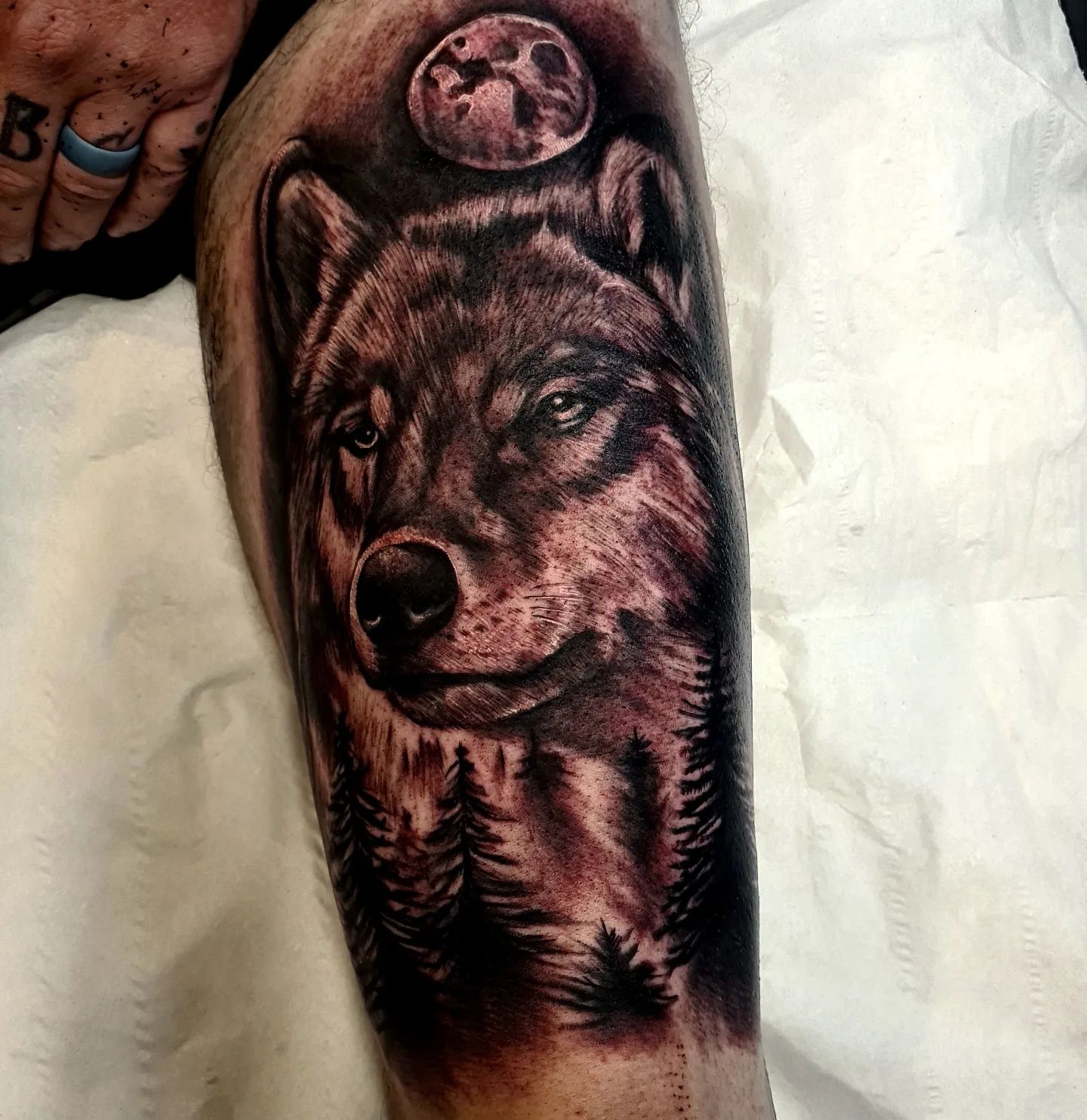 An amazing elaborated wolf tattoo for the ones who want a pure excellent work. 