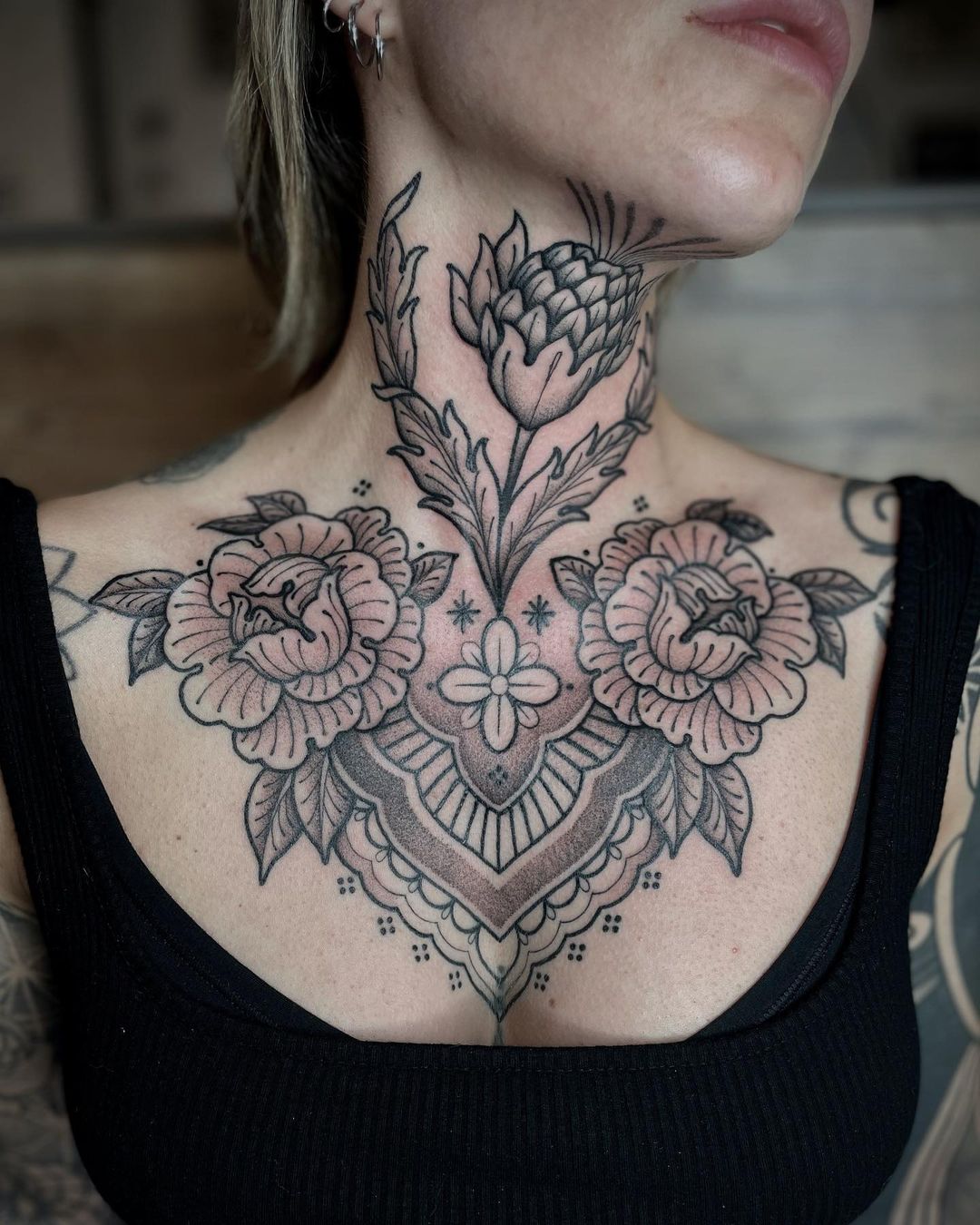 Cat chest tattoo 16936976 Stock Photo at Vecteezy