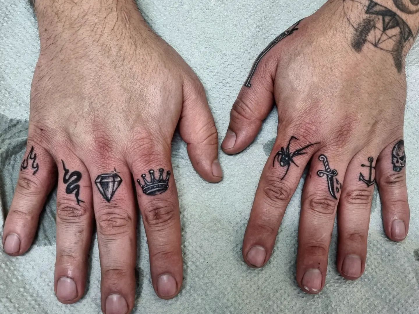 Finger tattoos design ideas for men, women and couples