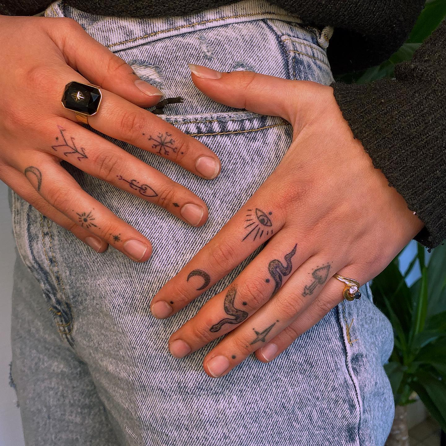 26 Unique Finger Tattoos Designs for You  Lily Fashion Style  Finger  tattoo designs Finger tattoos Flower finger tattoos