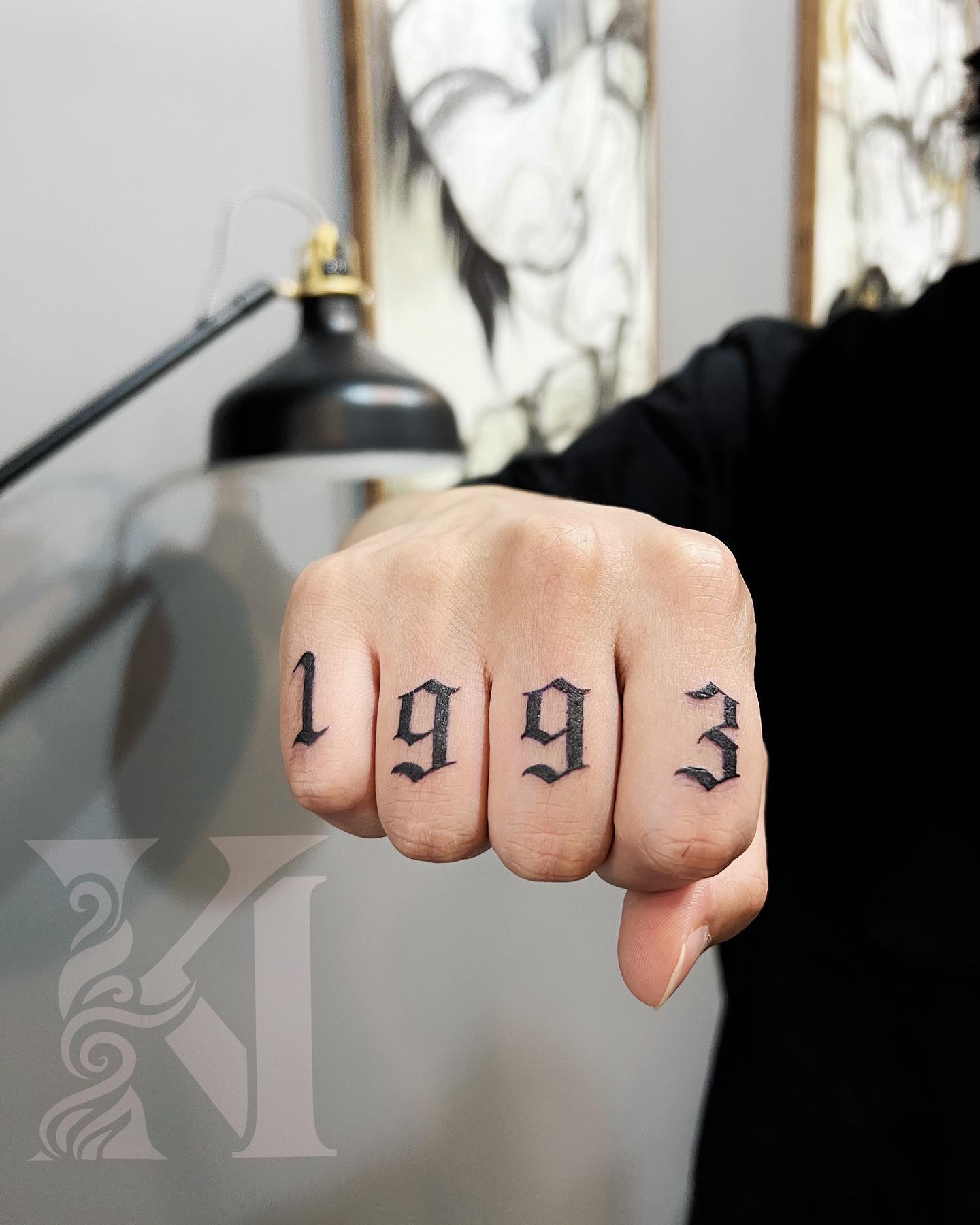 13 Roman Number Finger Tattoos