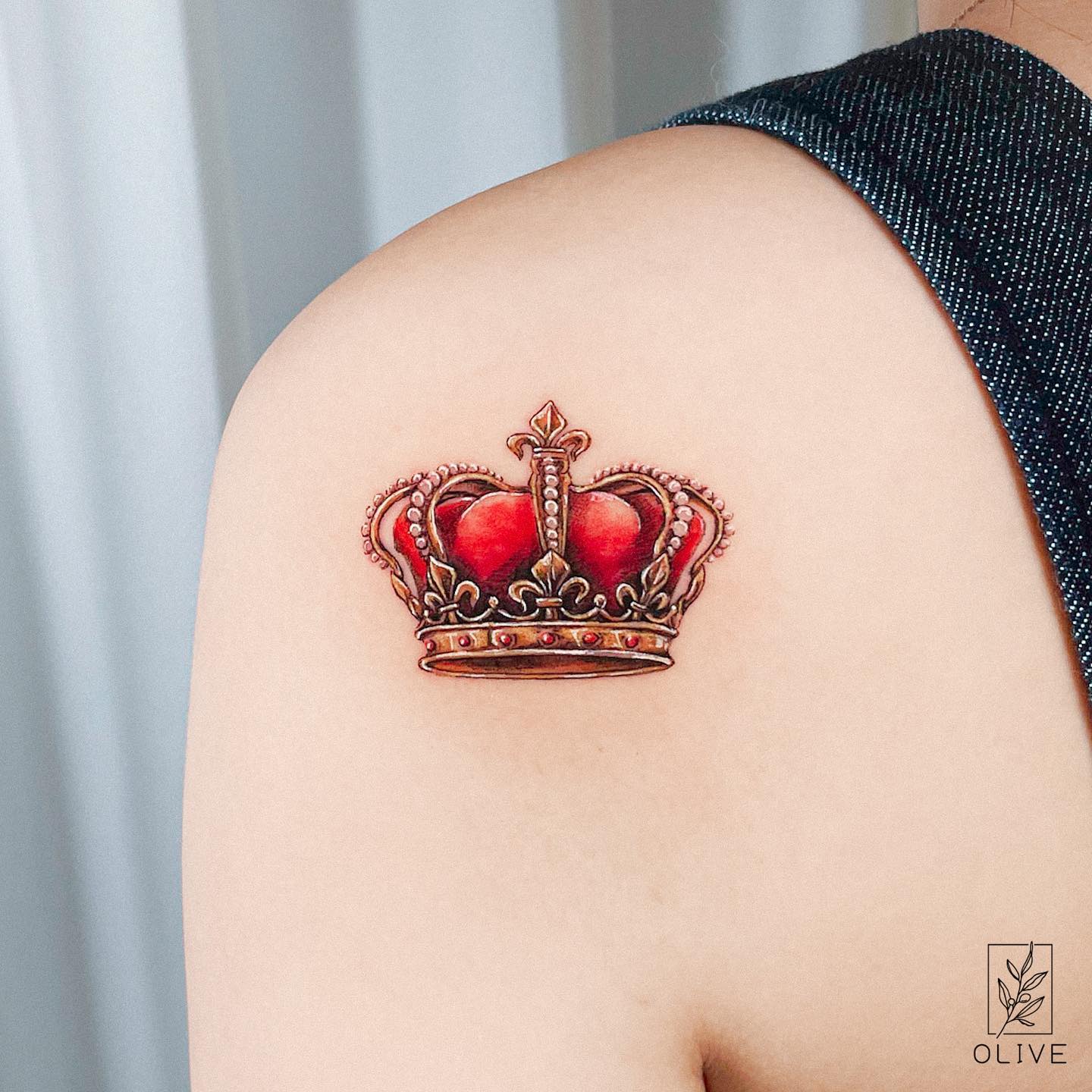 Crown Tattoos: 30 Examples, Crown Meaning & Top Designs