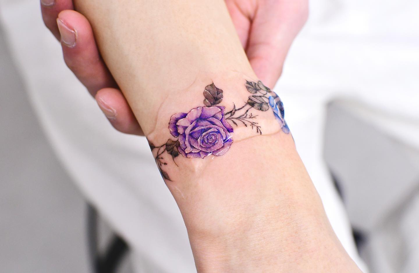 30+ Wrist Tattoos for Women: Minimalist and Cute Ideas - 100 Tattoos