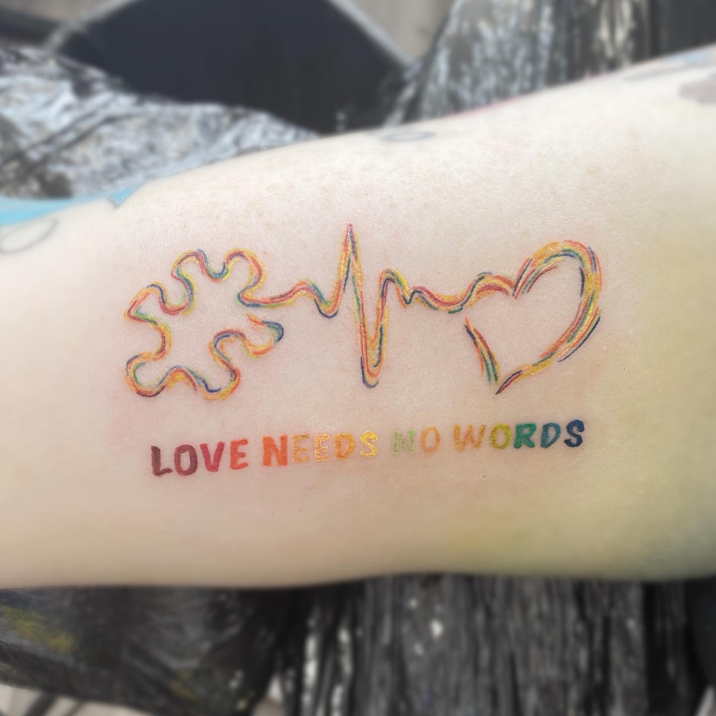 Let the world know that love needs no words. It is a gorgeous tattoo for those who truly believe in closeness.
