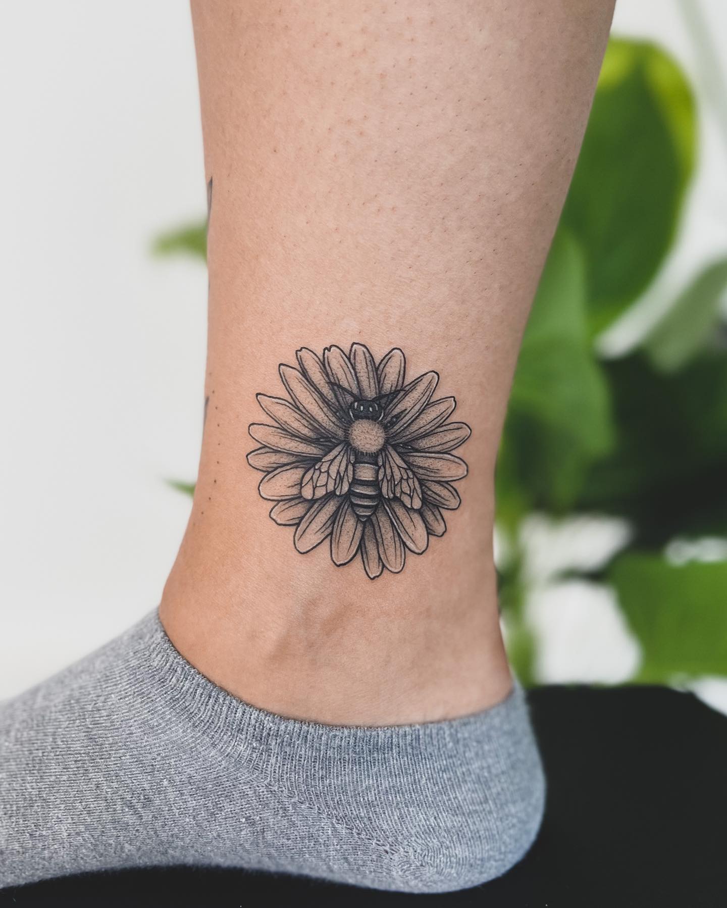 There wouldn’t be life without bees, don’t you know that? If you like artsy scientific tattoos and you’re a little geek, this print will suit you so well.