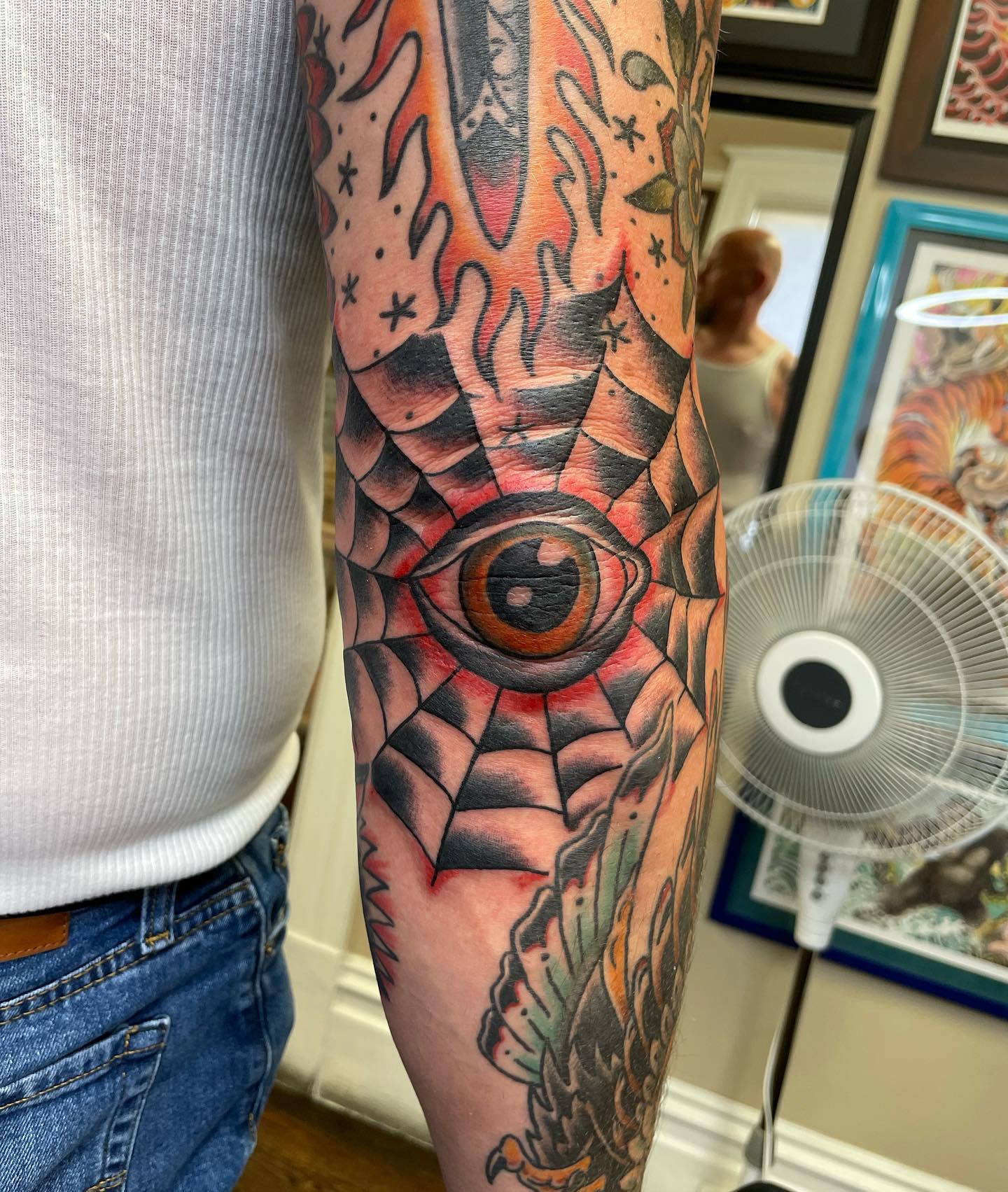 One eye placed on your elbow can be a symbol of you predicting and seeing the future as they are. If you like darker colors give it a go with this tattoo.