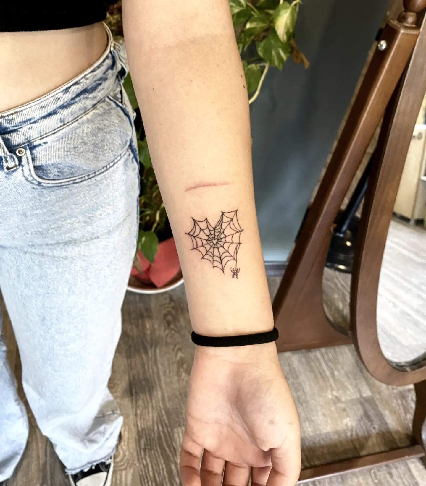 Cool wrist tattoo that most women will fancy. If you like detailed art and you’re into smaller tattoos that aren’t too hard to do, this is it!