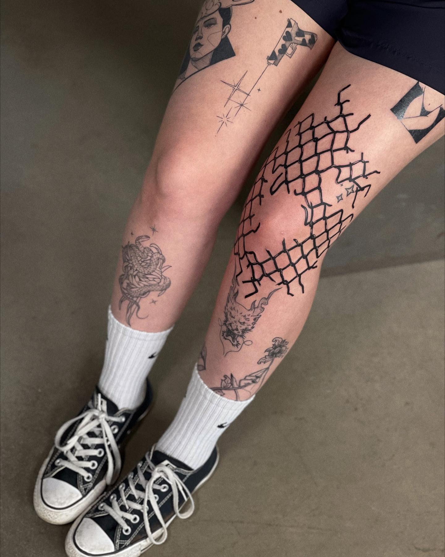 Big, loud, and dominant, this knee tattoo is for those who want to look bold and catchy. The truth is that this giant design can take a couple of hours to do. It is a masterpiece that shows your love for precision and bolder statements. Don’t you wish to give it a go?