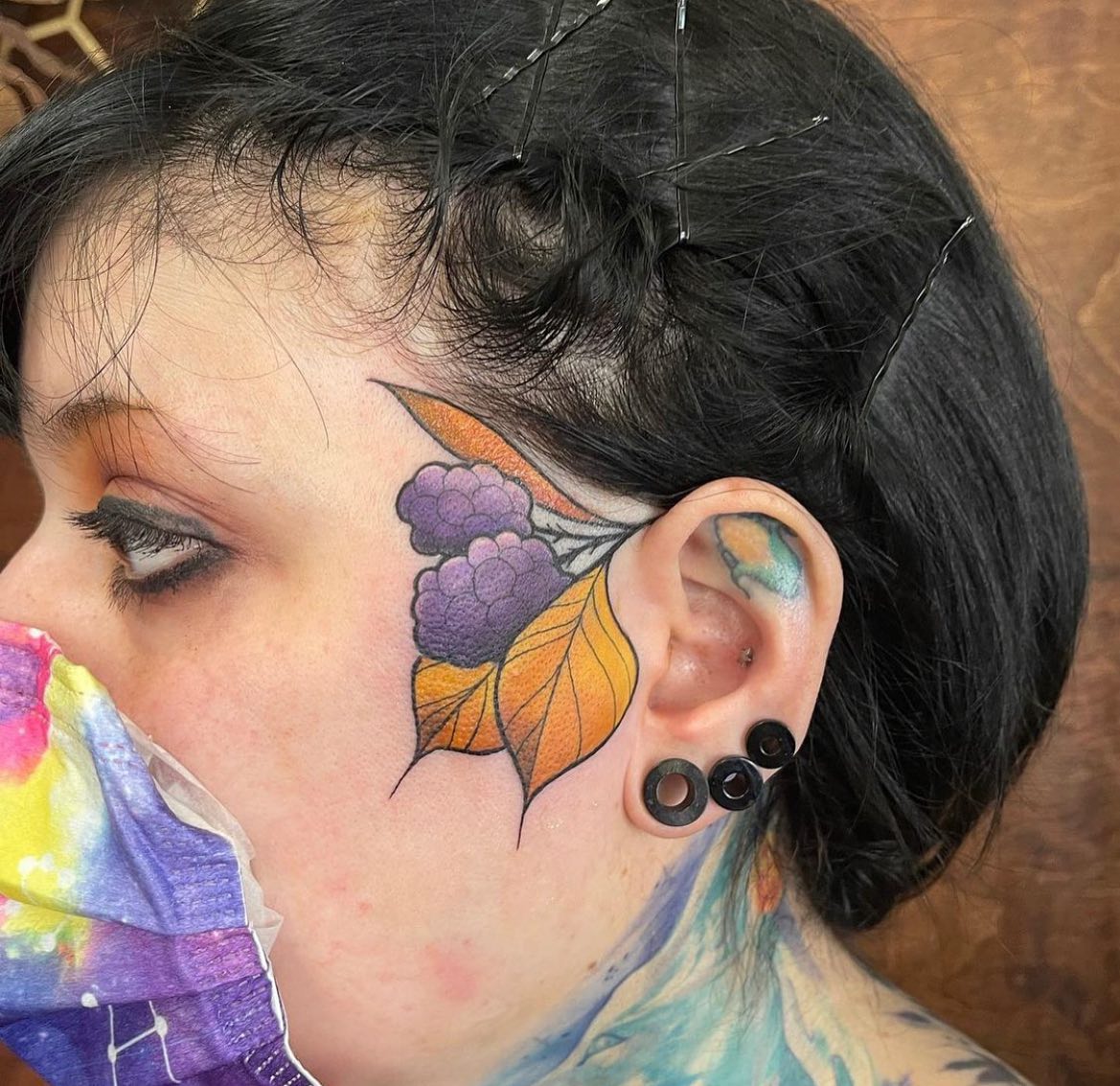Women who like to look feminine and those who are firm believers in the power of positive energy will like this giant and vibrant flower tattoo.