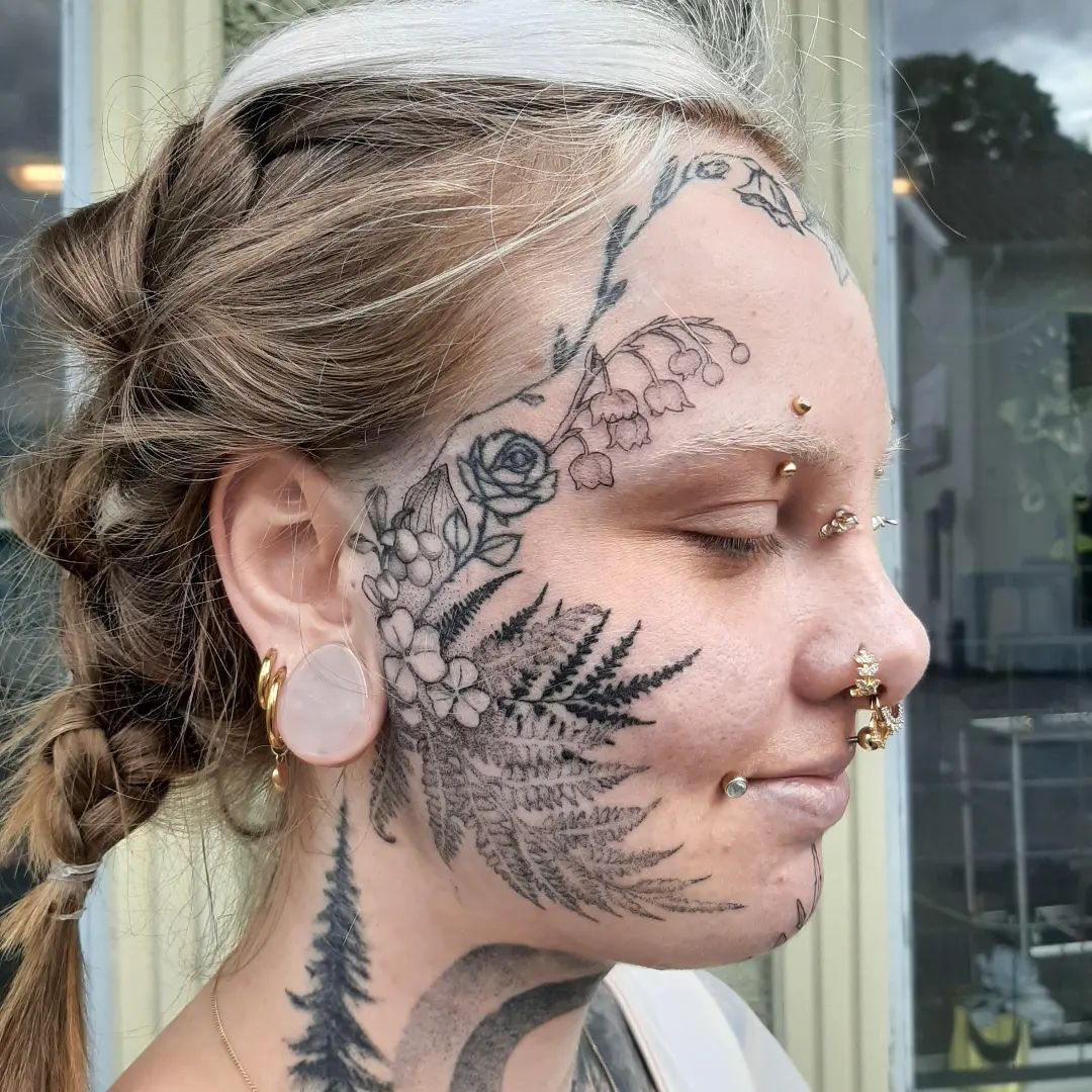 How cute, cool and hippie is this trend?! This cool floral face tattoo is for women who are truly connected with Mother Nature.