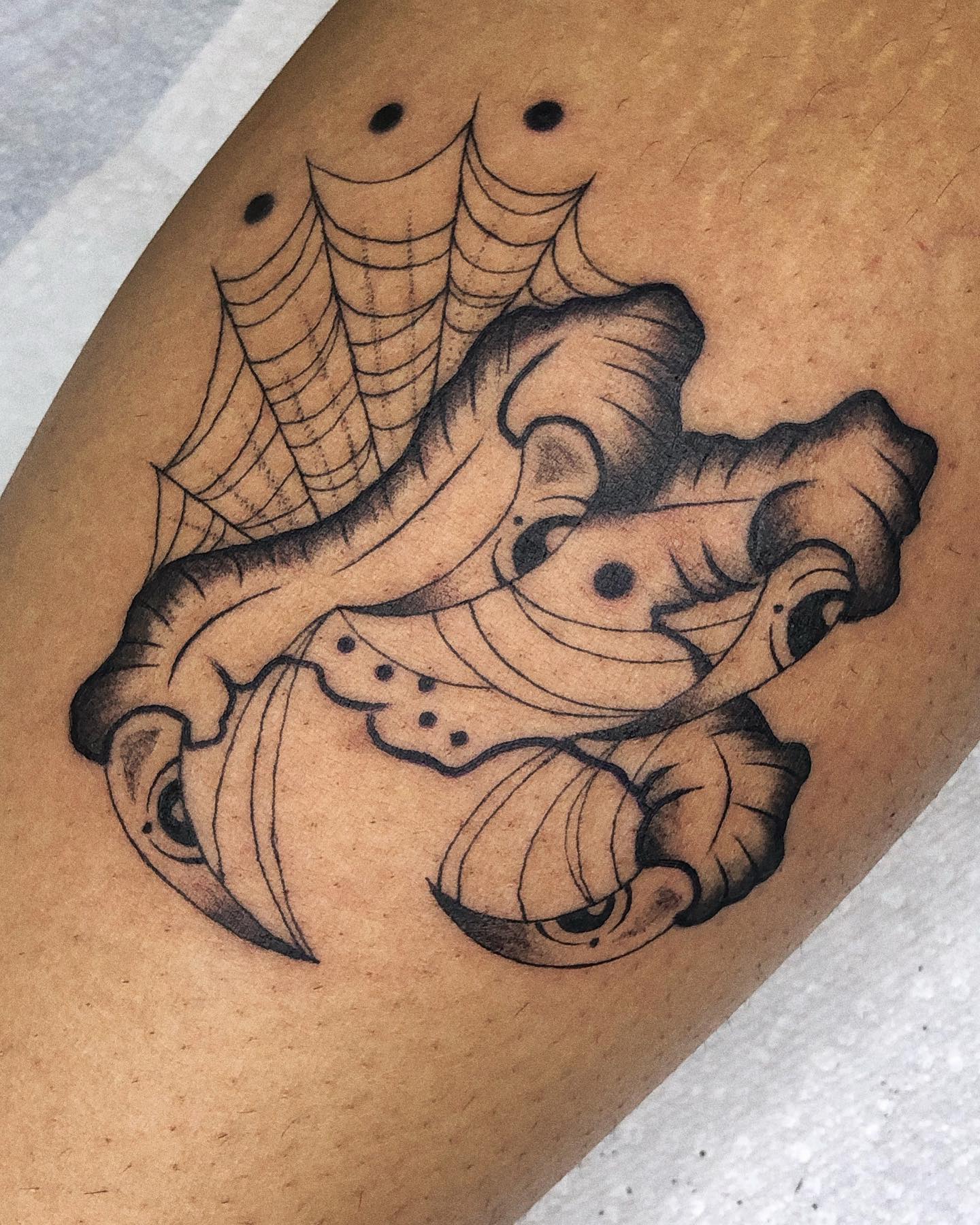 If you’ve been dealing with an obstacle of any kind in your lifetime this tattoo will suit you. Show that you’ve surpassed your fears and “stick” to this web design.