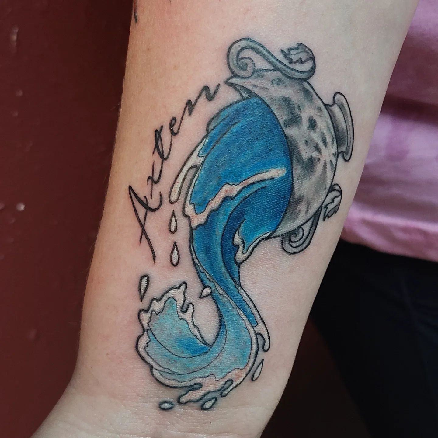The strong image that the water creates looks super-real in this tattoo. In order to show your harsh personality with this strong running water on your body, go for this tattoo. Blue color of the water is a nice detail with its shading, too.