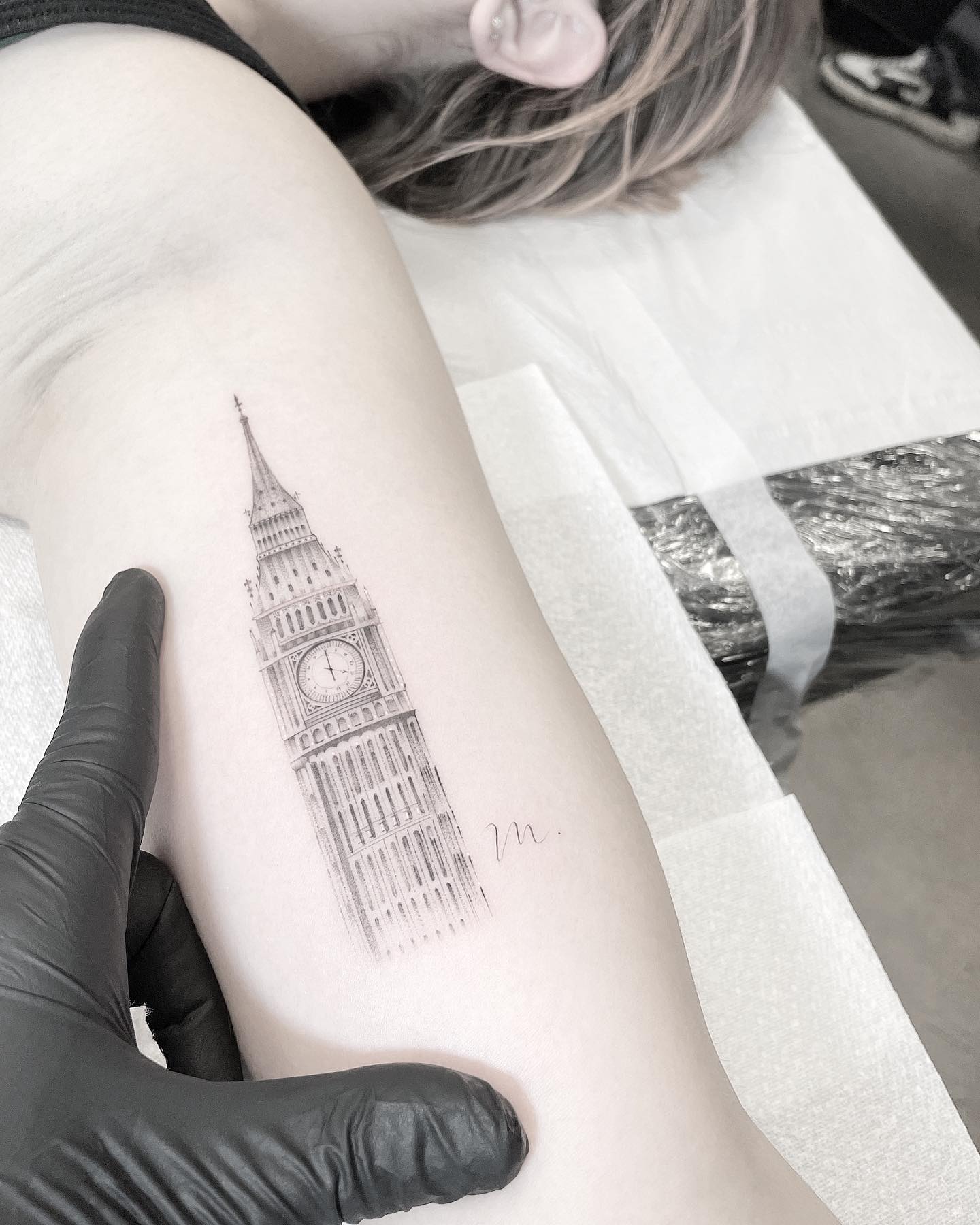 Big Ben is one of the most iconic symbols of United Kingdom. The design of it is perfect, so why not getting a tattoo of it?