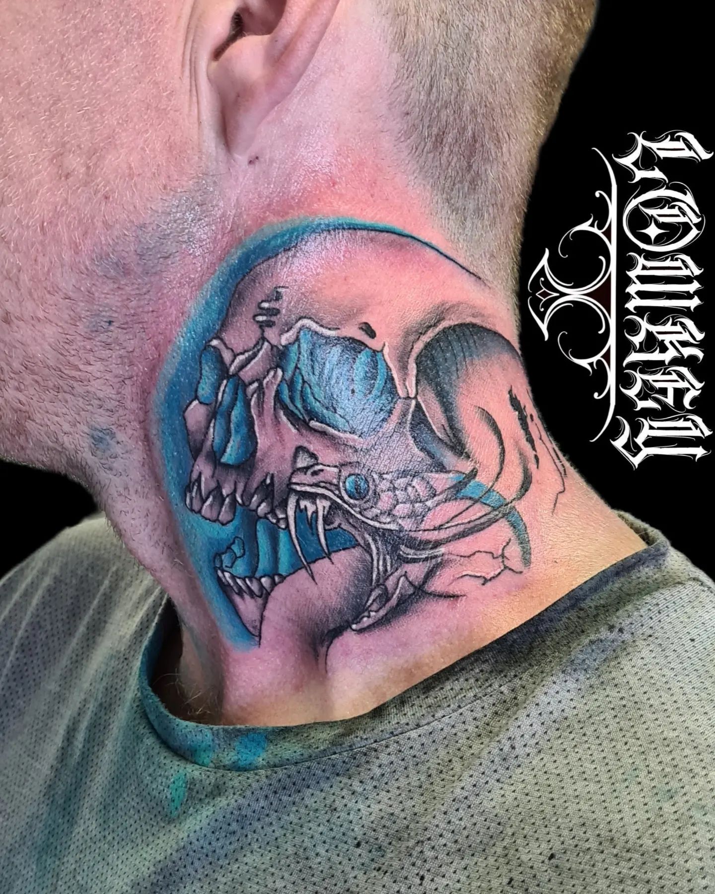 A creepy colorful skull with savage blue-eyed snake design is ready to shine out on your body. Being a symbol of overcoming challenges, skull tattoo is one of the most popular designs. These lines and details form a scary pattern for the ones who are looking for frightening tattoos.