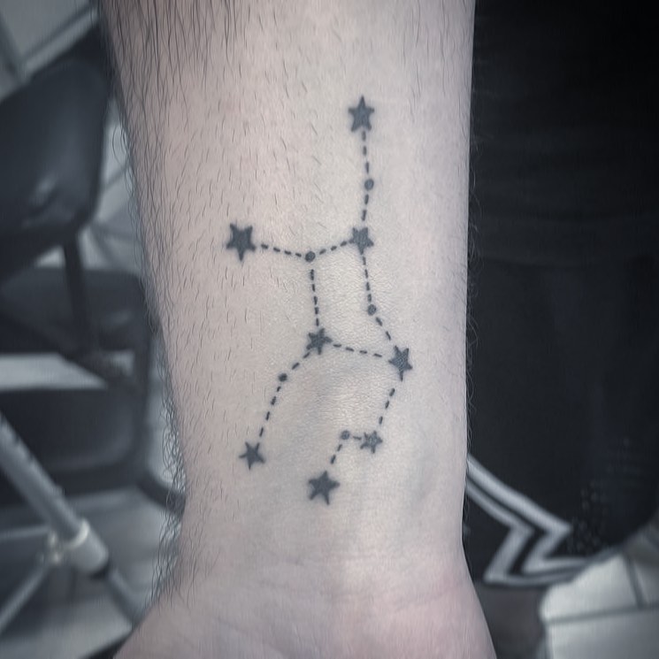 If you don't want to get the sign of Virgo, you can get this constellation mark on your wrist to show off your horoscope.