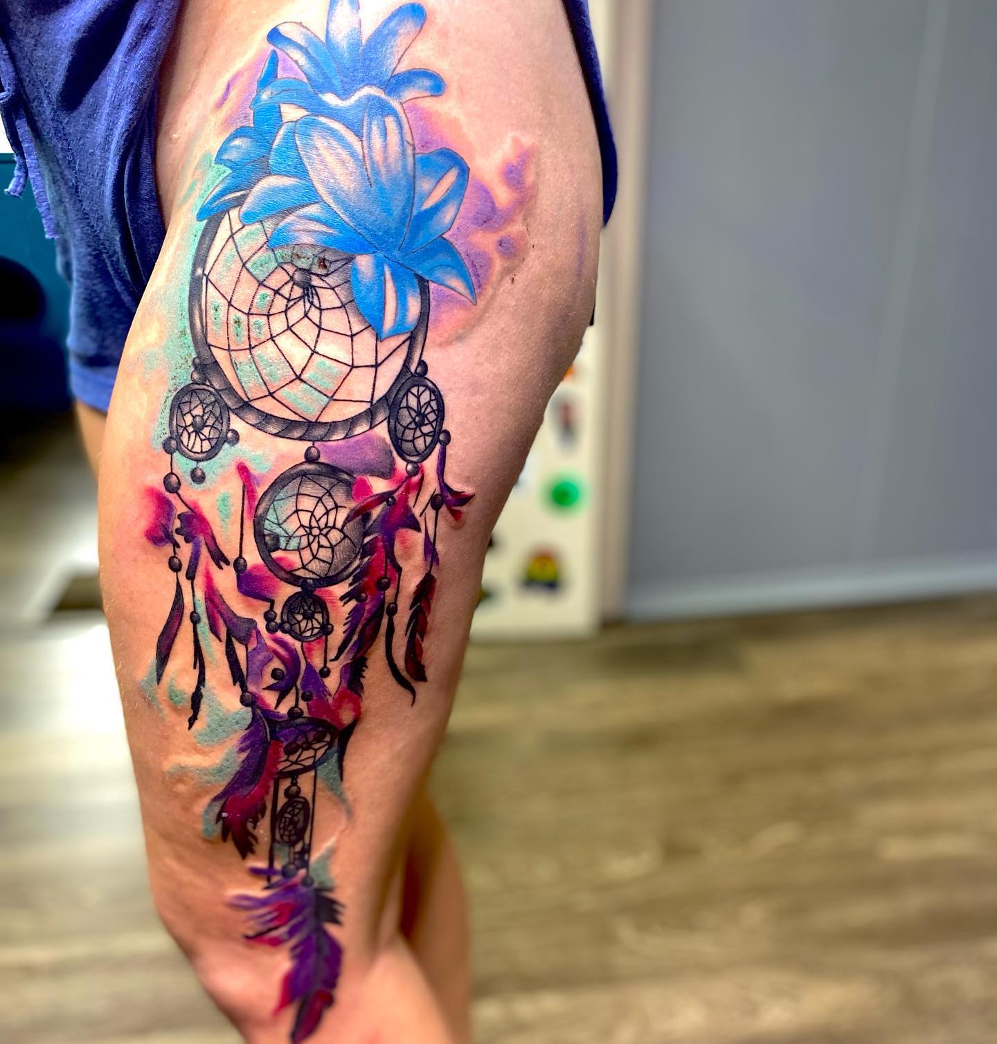When you were little, you probably had a dream catcher hanging over your bed. It was probably covered in glow-in-the-dark stars and planets, and maybe even had some unicorns or fairies painted on it as well. Now it is time to see this beauty on your leg!