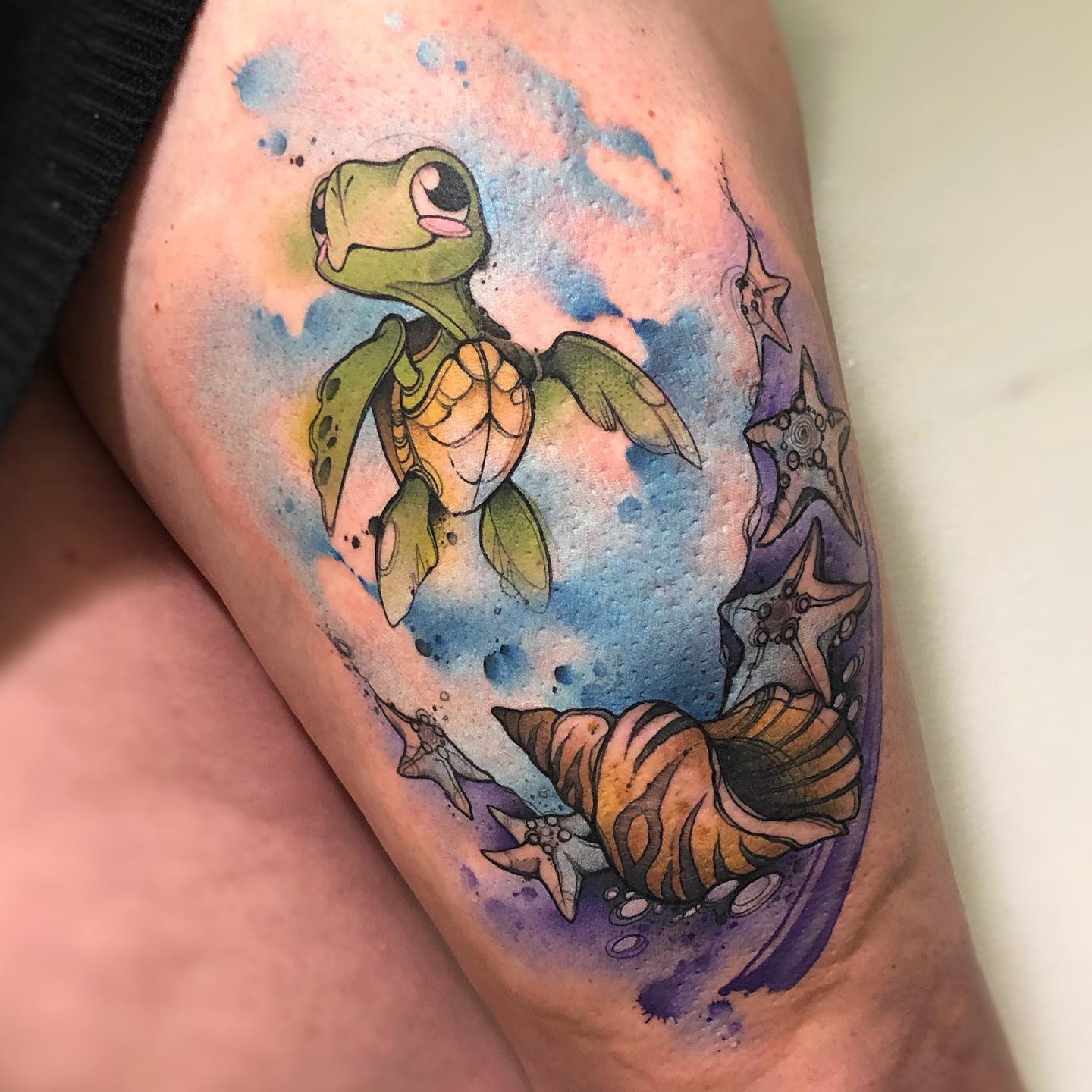 Being a symbol of immortality, strength and stability, sea turtles are amazing animals to get a tattoo. In the tattoo design above, a baby turtle is inked to make your upper leg stand out. A baby sea turtle tries to find its own way and survive in a wild ocean, so if you feel like this, you should get it.