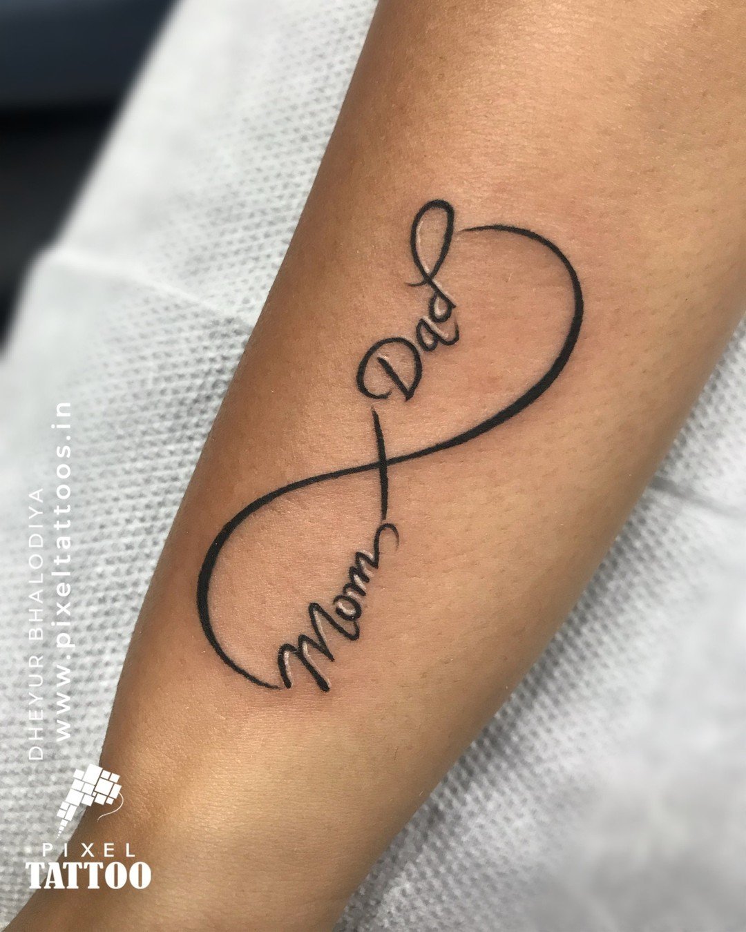 Free at Heart | Infinity sign tattoo, Infinity tattoo designs, Feather  tattoos