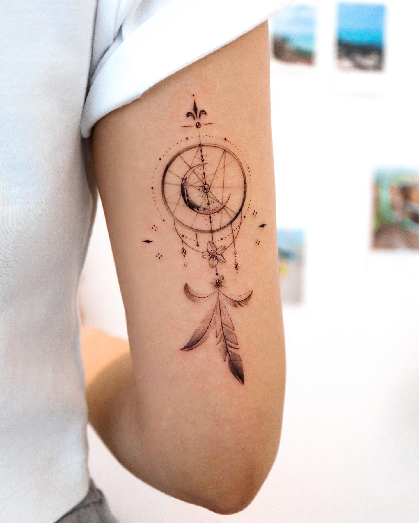 A realistic dream catcher tattoo is a great way to show your love of Native American culture, while also adding a bit of personal flair. With this amazing work, everyone will realize your tattoo!