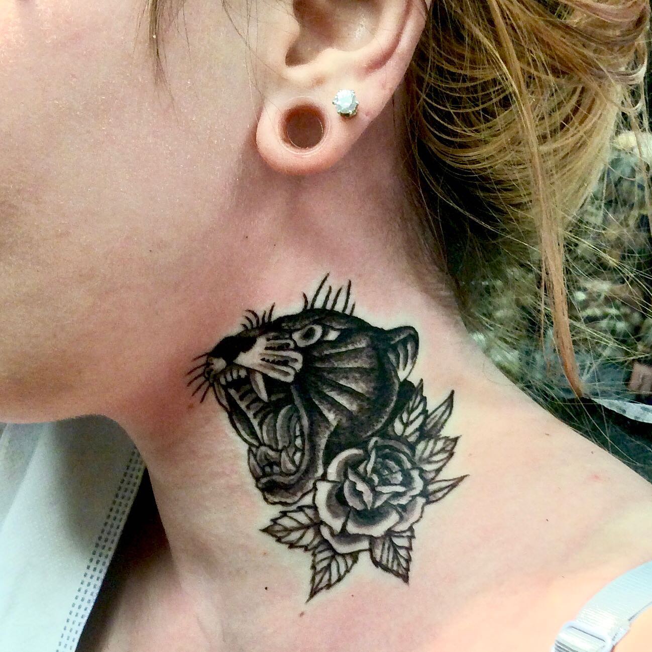 30 Attractive Side Neck Tattoos for Women  Veo Tag