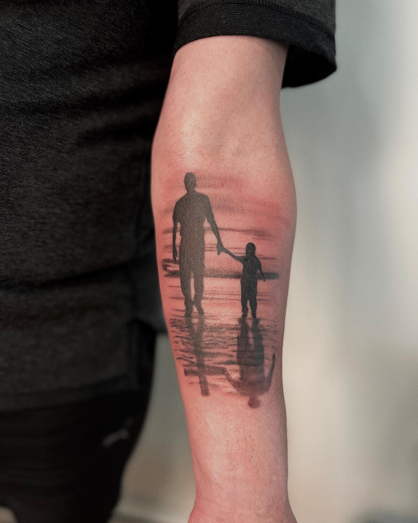 Dad spends 30 hours getting a tattoo that matches his sons birthmark