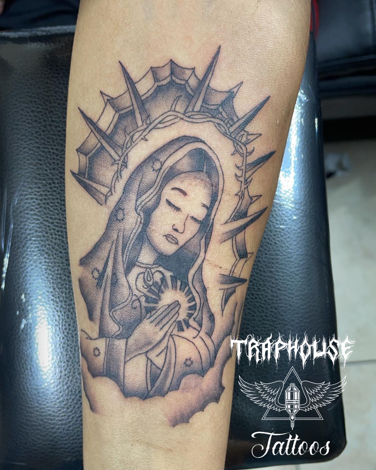 Our Lady of Guadalupeshin bangerOUCHY tattoo tattoos  traditionaltattoo traditionaltattoos neotradition  Tattoos  Traditional tattoo Tattoo coverup
